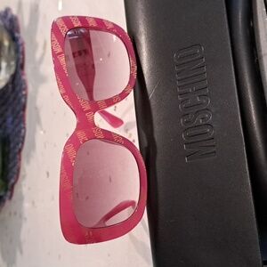 NWT Moschino sunglasses